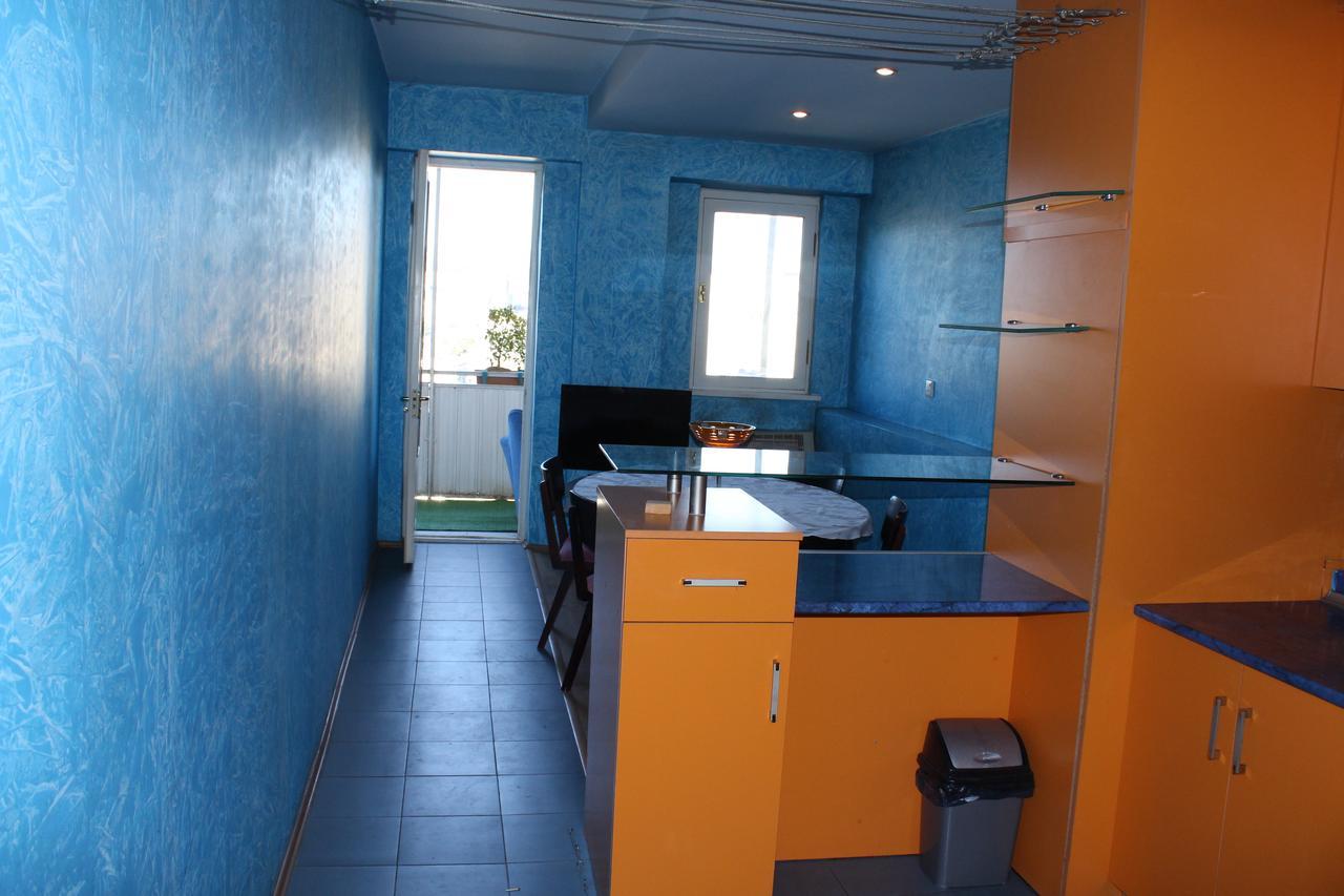 Herrmas Hostel Tbilisi Buitenkant foto
