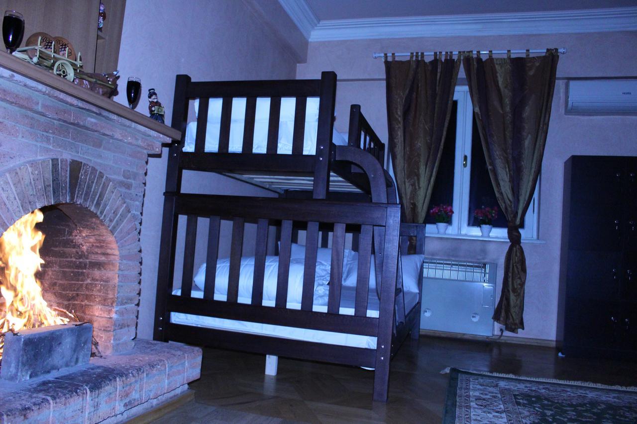 Herrmas Hostel Tbilisi Buitenkant foto