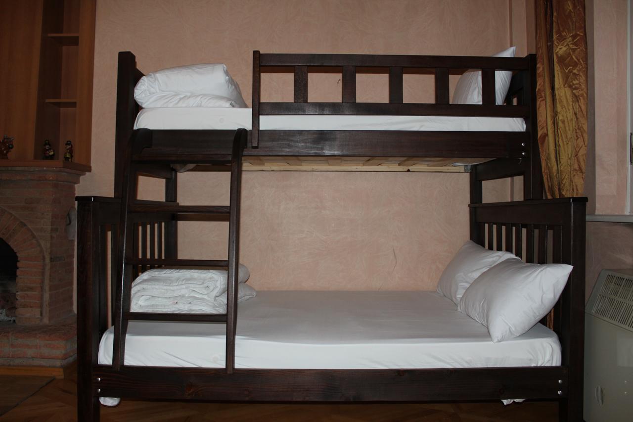 Herrmas Hostel Tbilisi Buitenkant foto