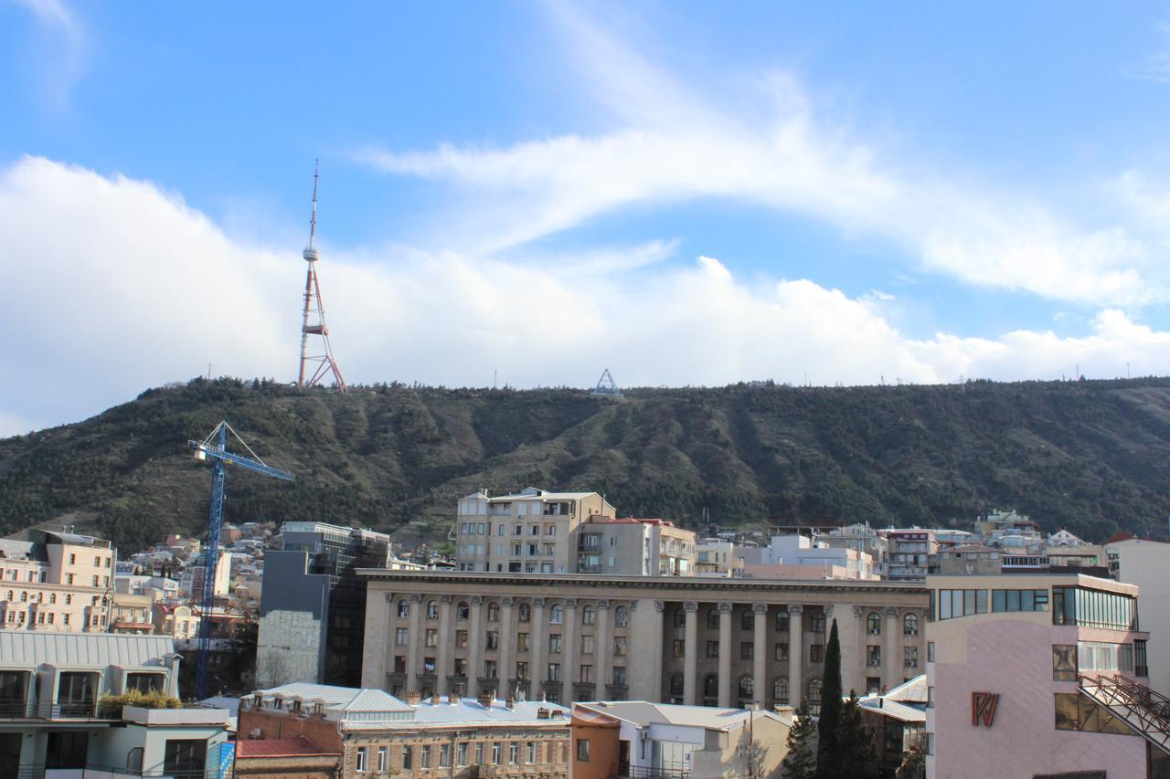 Herrmas Hostel Tbilisi Buitenkant foto