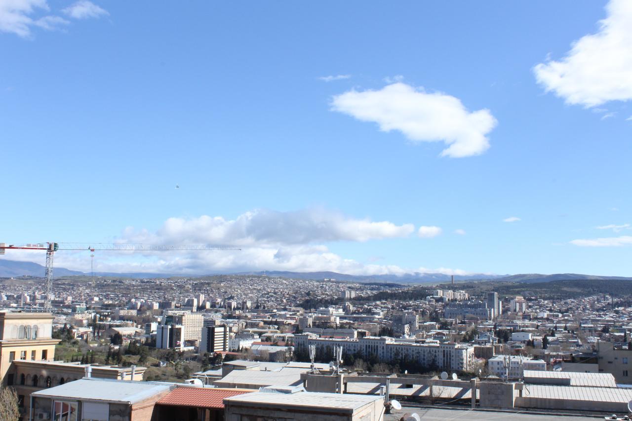 Herrmas Hostel Tbilisi Buitenkant foto