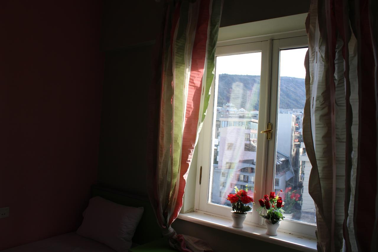 Herrmas Hostel Tbilisi Buitenkant foto