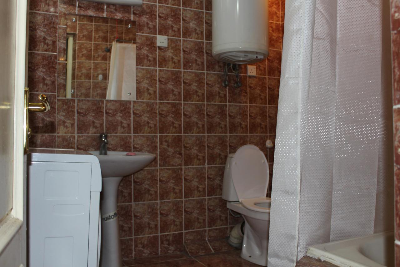 Herrmas Hostel Tbilisi Buitenkant foto