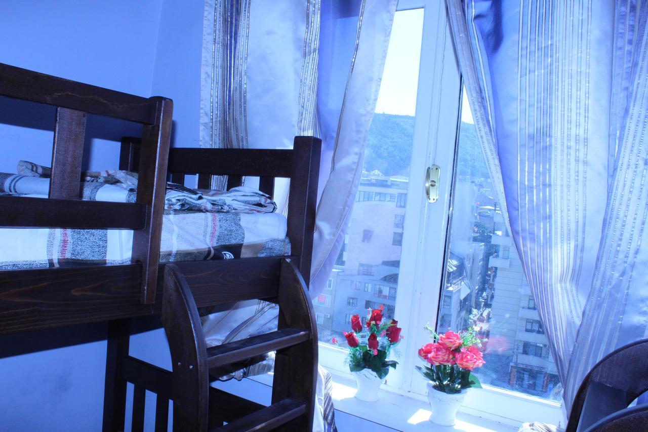 Herrmas Hostel Tbilisi Buitenkant foto