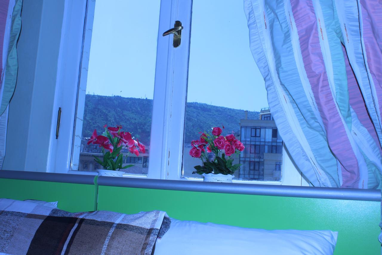 Herrmas Hostel Tbilisi Buitenkant foto